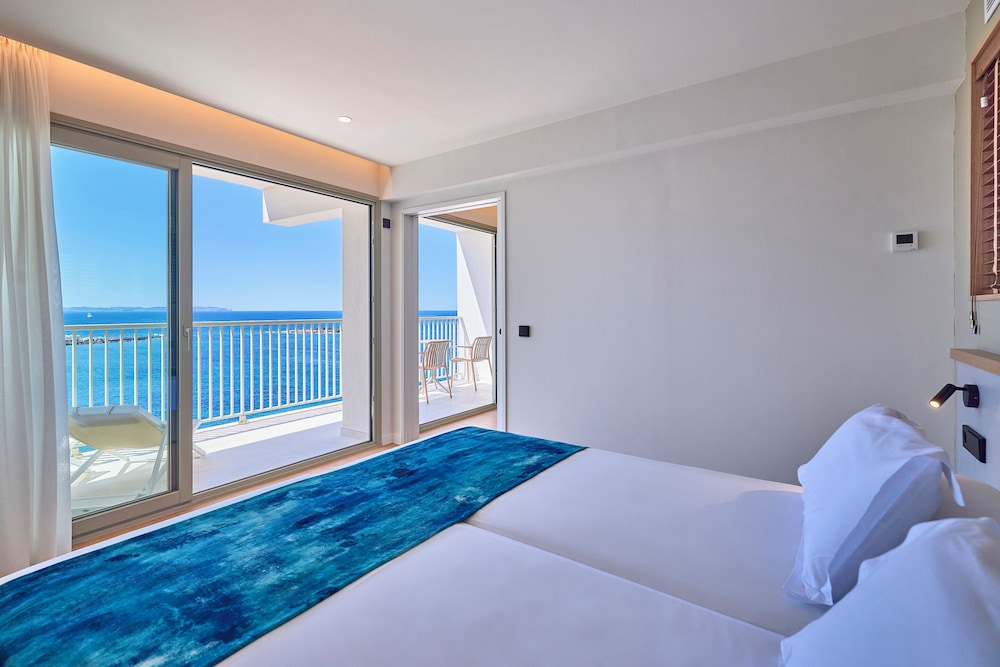 Standard Suite, Balcony, Sea View (2 Adults + 1 Child) - Photo 7