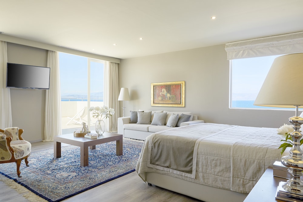 Executive Suite Panoramic View photo 1