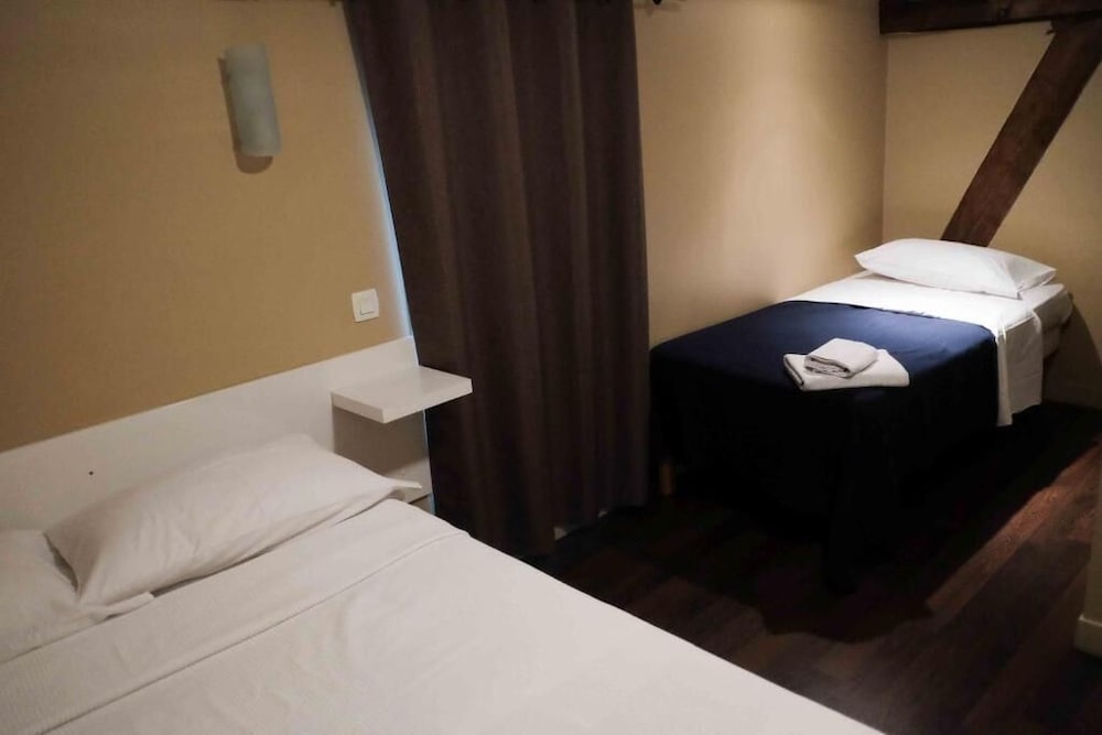 Classic Triple Room - Photo 2