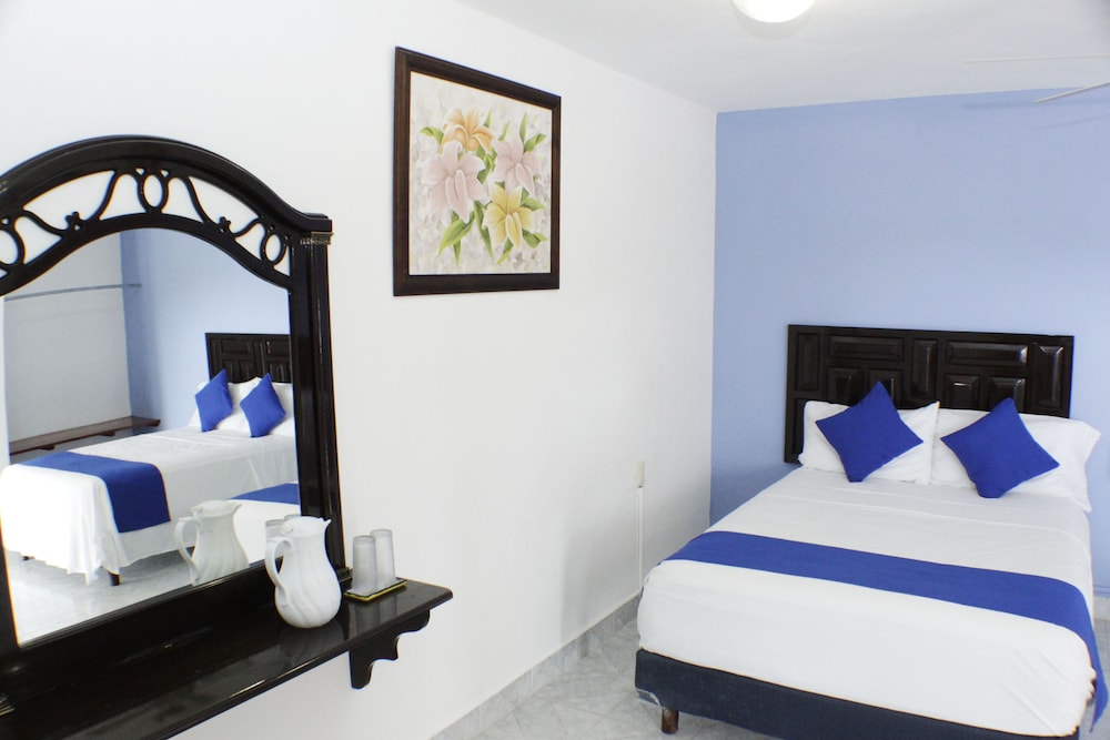 Standard Room, 2 Double Beds - Photo 8
