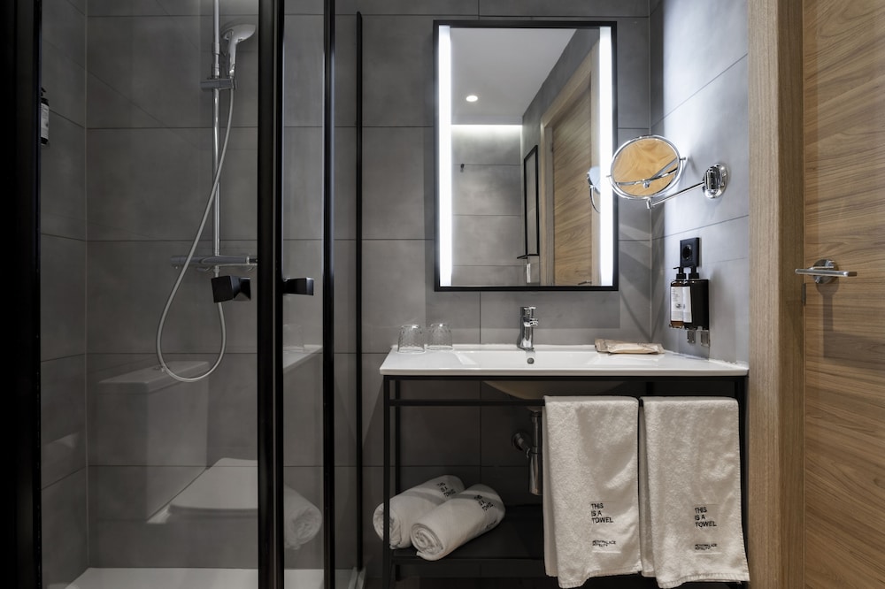 Standard Double Room - Photo 4