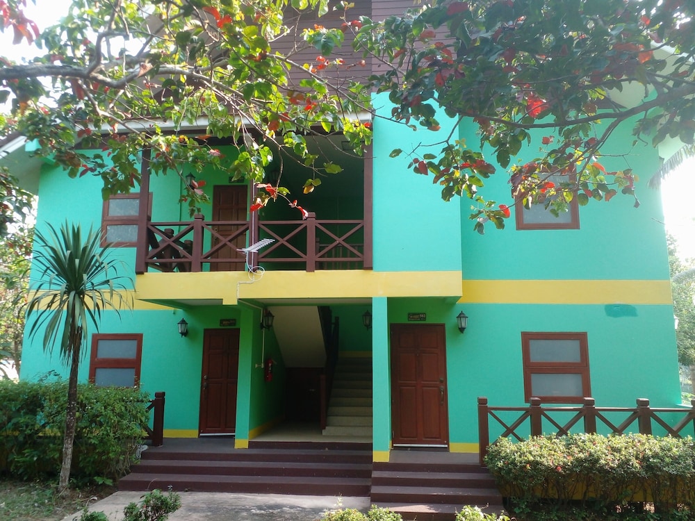 Deluxe Triple Room - Photo 11