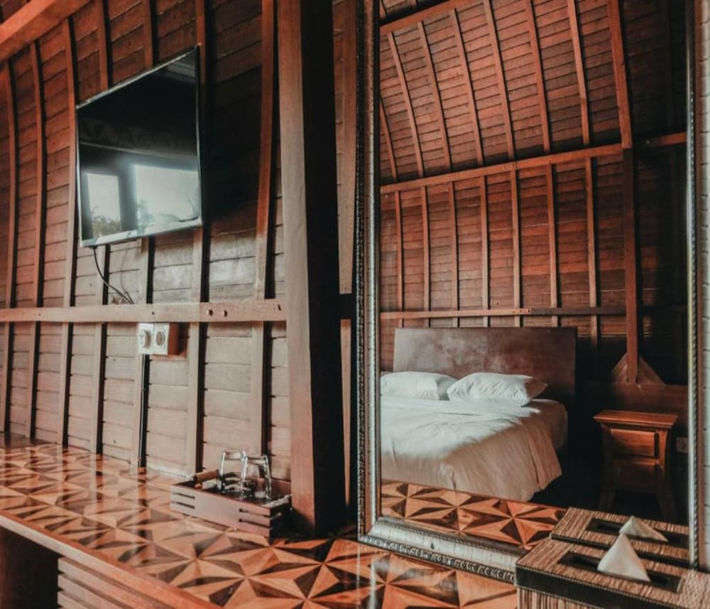 Wooden Suite Room - Photo 2