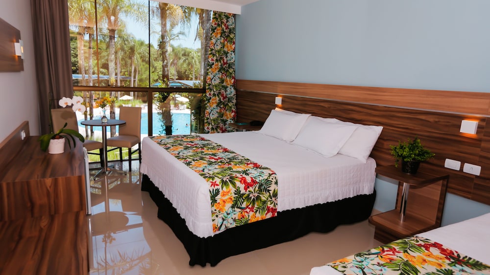 Deluxe Room, Pool View - Photo 2