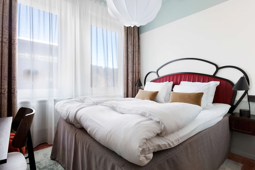 Standard Room, 1 Queen Bed, Non Smoking - Photo 2