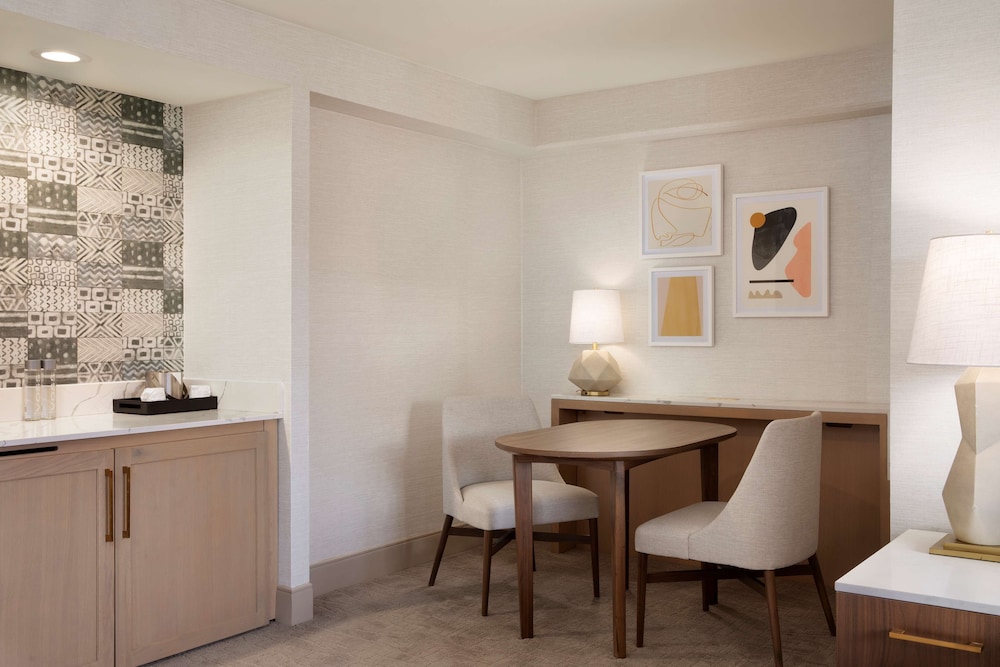 Suite, 1 Bedroom, Accessible - Photo 6