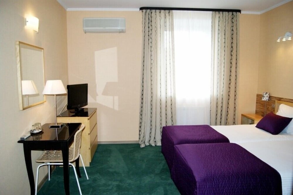 Standard Double Or Twin Room photo 3