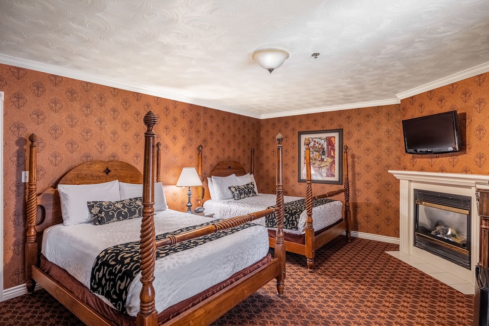 Supreme Double Queen Room with Soaking Tub (No Pets Allowed) photo 2