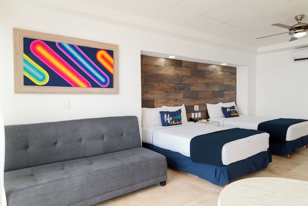 Junior Room, Balcony, Sea View - Photo 13