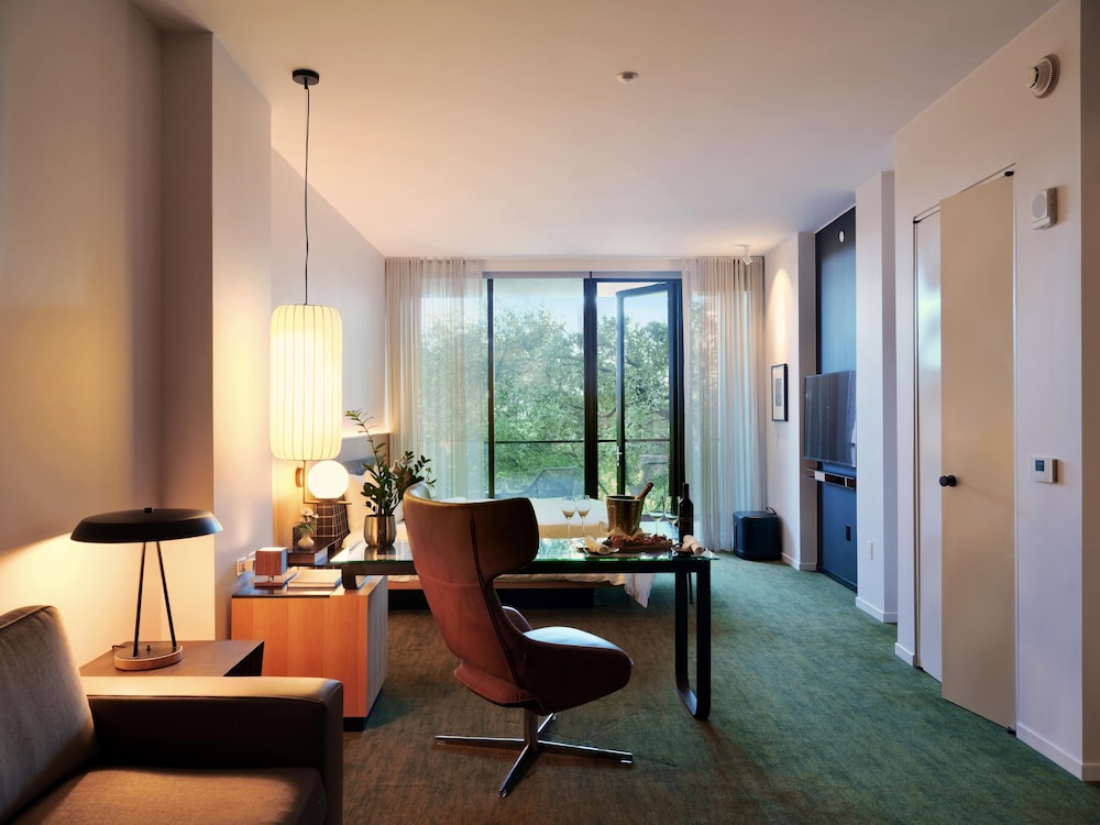 Studio Balcony Suite - Photo 1