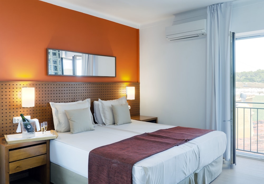 Double Room (with extra bed)