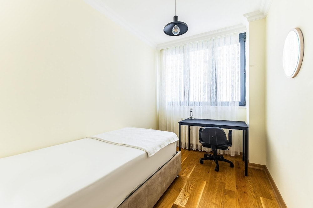 Apartment photo 1