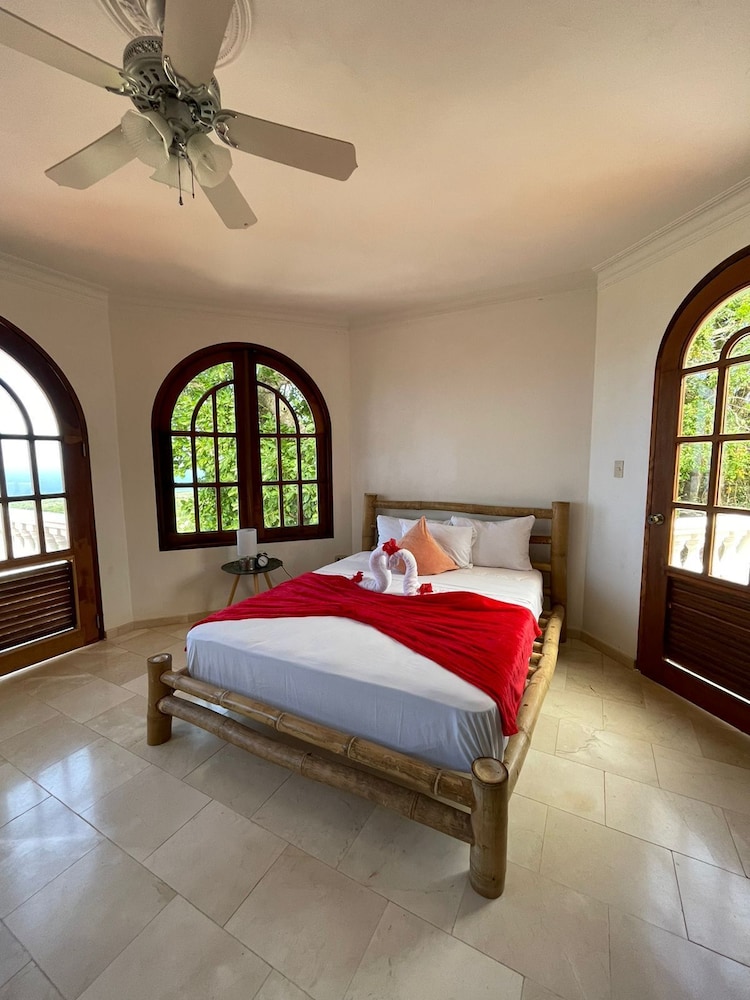 Exclusive Twin Room, 2 Bedrooms, Sea View, Oceanfront photo 1