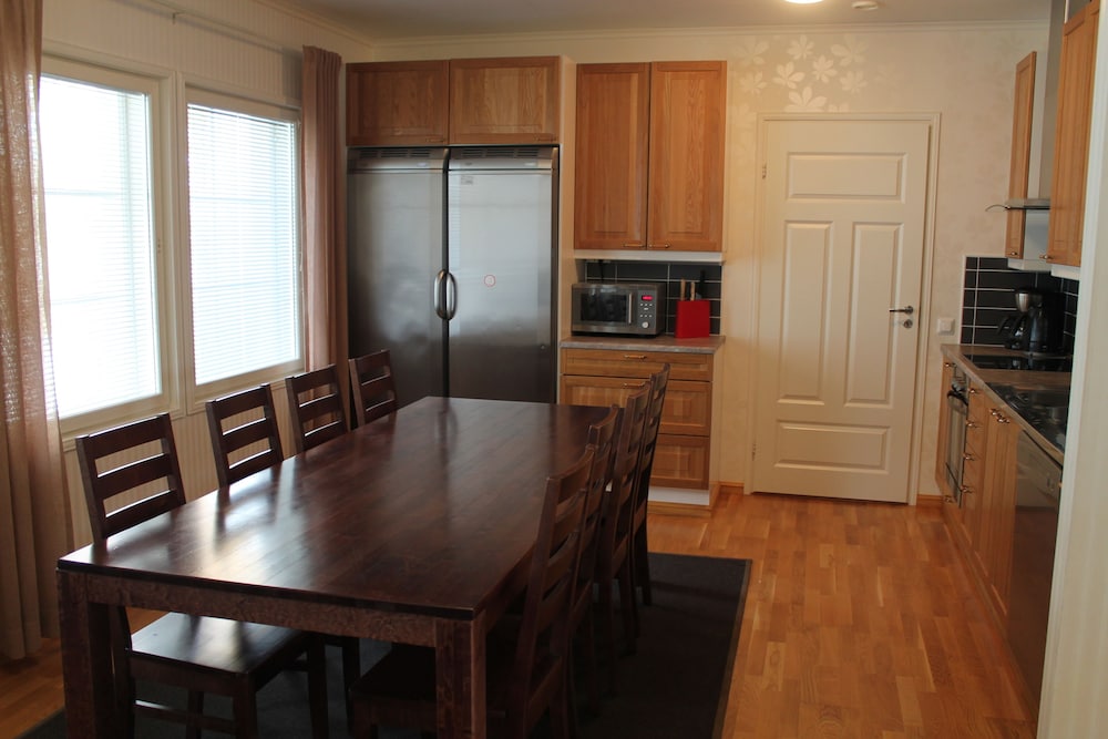 Comfort Apartment, 4 Bedrooms, Sauna photo 2