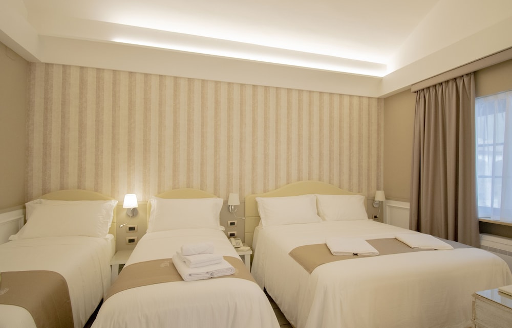 Family Triple Room - Photo 8