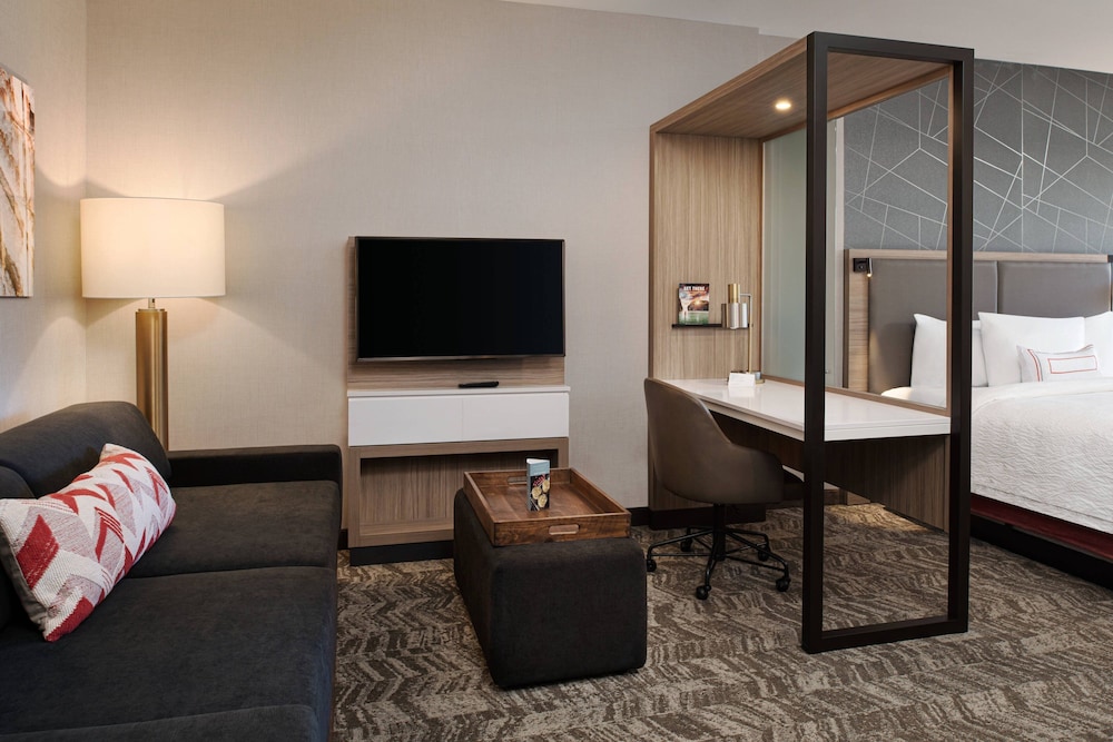 Suite, Multiple Beds (Hearing Accessible)