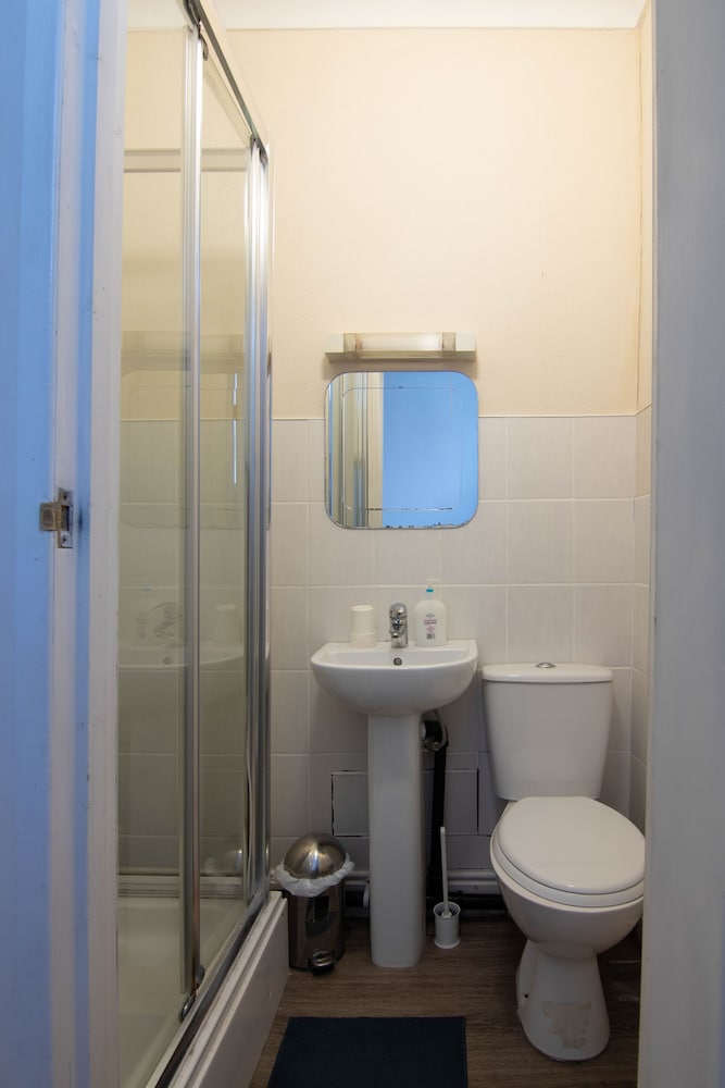 Standard Double Room, Ensuite - Photo 6