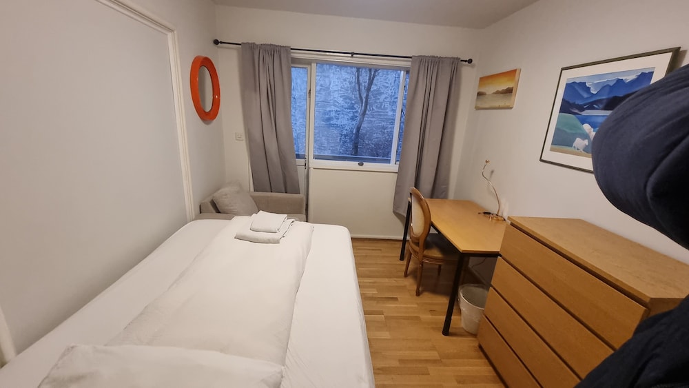 Economy Single Room, Shared Bathroom (Balcony)