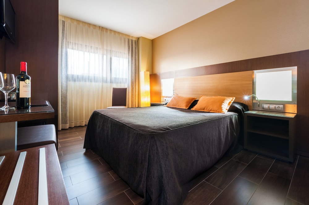 Double or Twin Room - Photo 4
