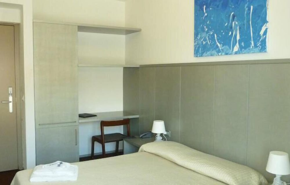 Double or Twin Room photo 1