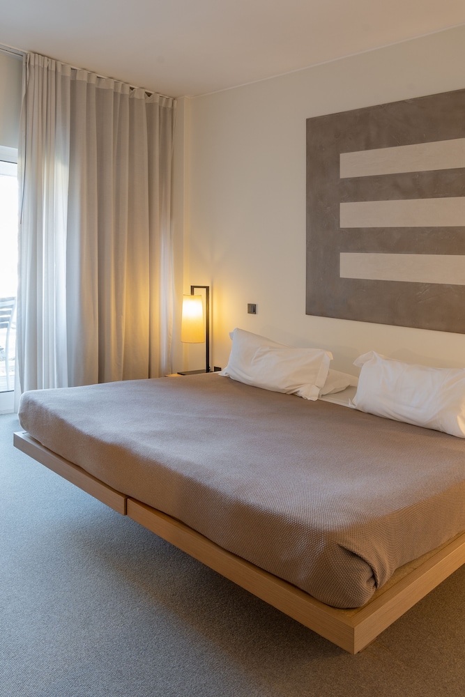 Double or Twin Room - Photo 1