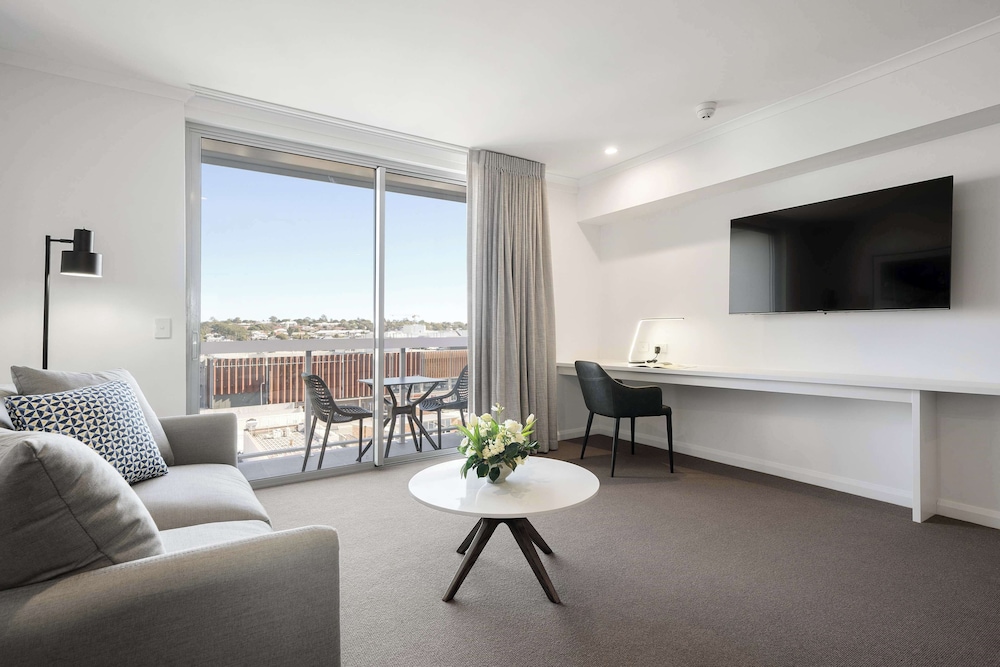 Triple Room, 3 Bedrooms, Non Smoking (Dual Key) - Photo 1