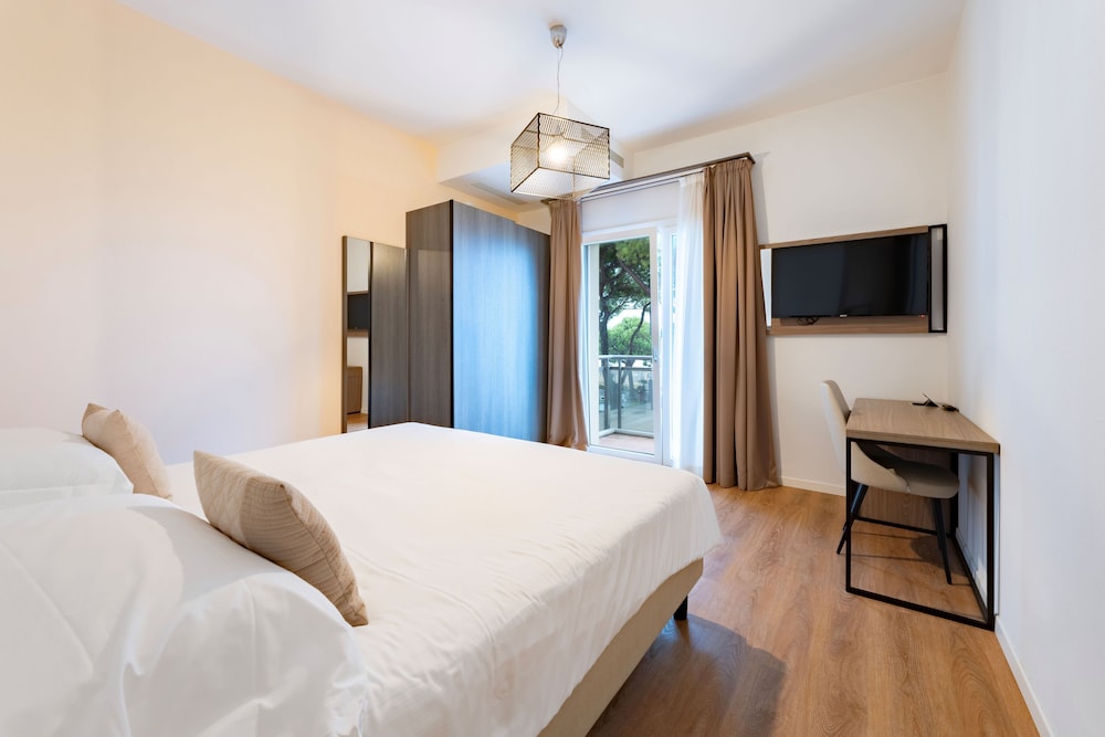 Suite - Photo 2