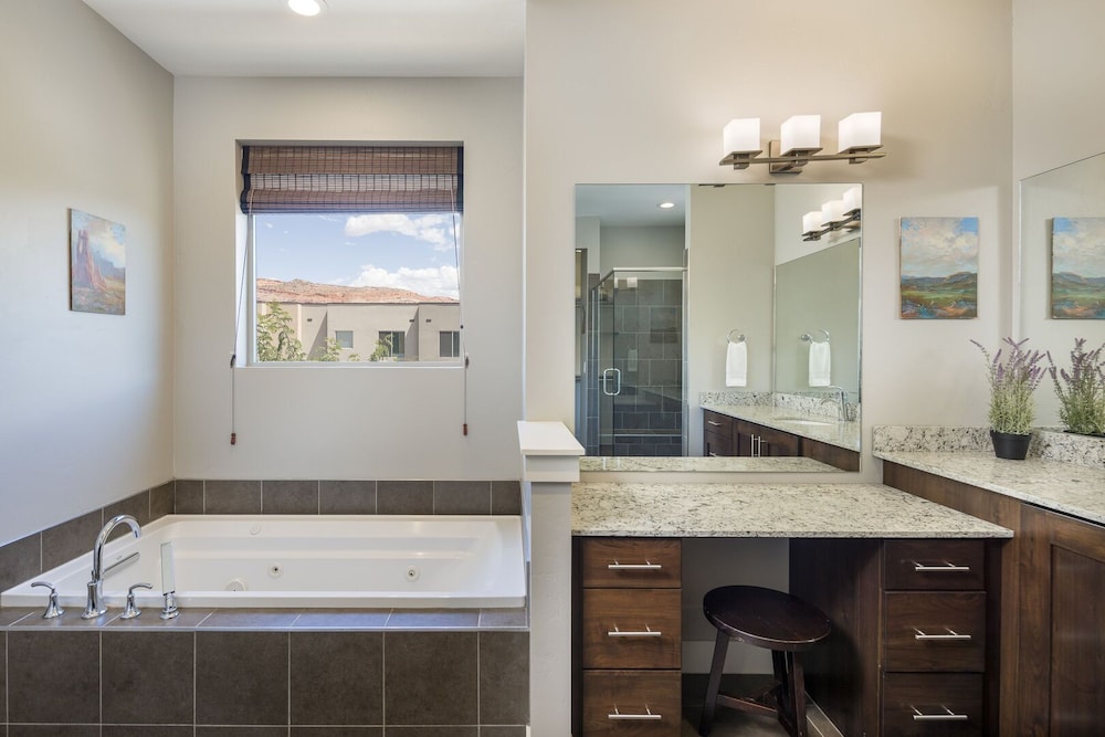 Luxury House, 3 Bedrooms, Patio, Mountain View photo 3