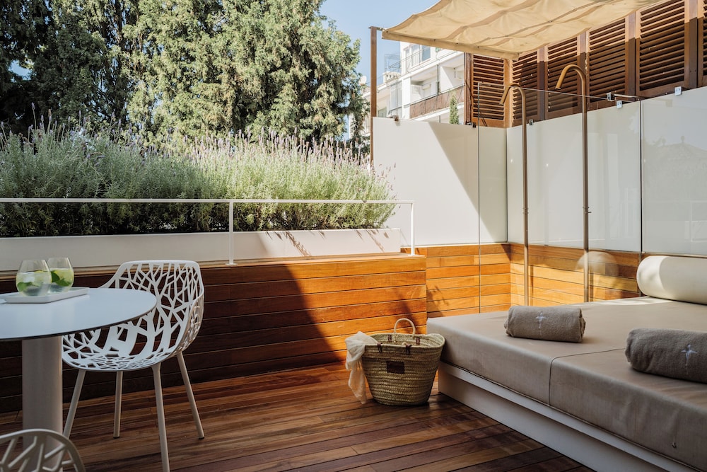 Luxury Suite, Terrace - Photo 4