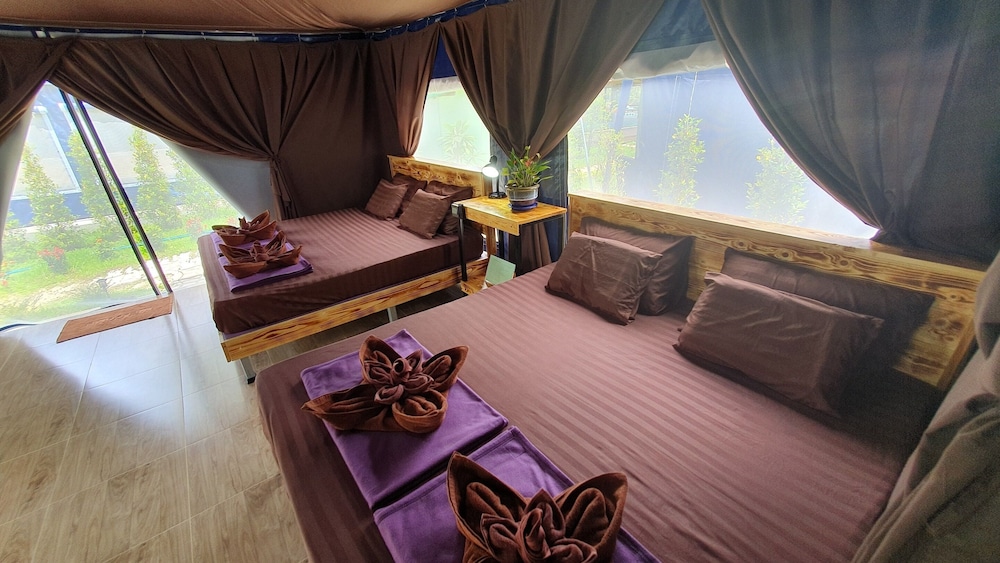 Quadruple Tented Room - Photo 6
