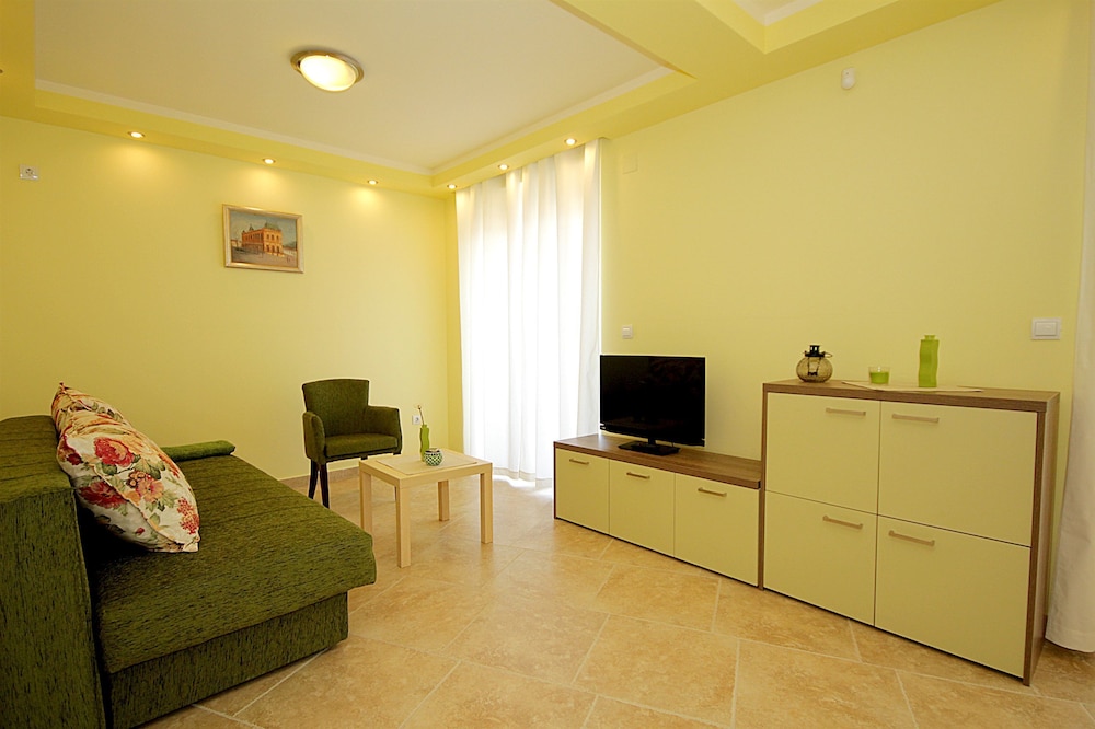 Apartment (A2) photo 1