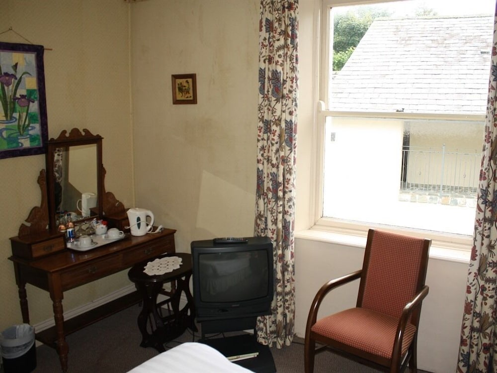 Economy Double Room, Ensuite (Side Main House) - Photo 2