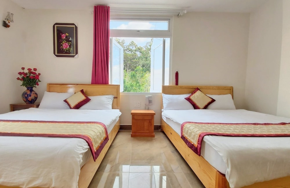 Deluxe Family Room, Balcony
