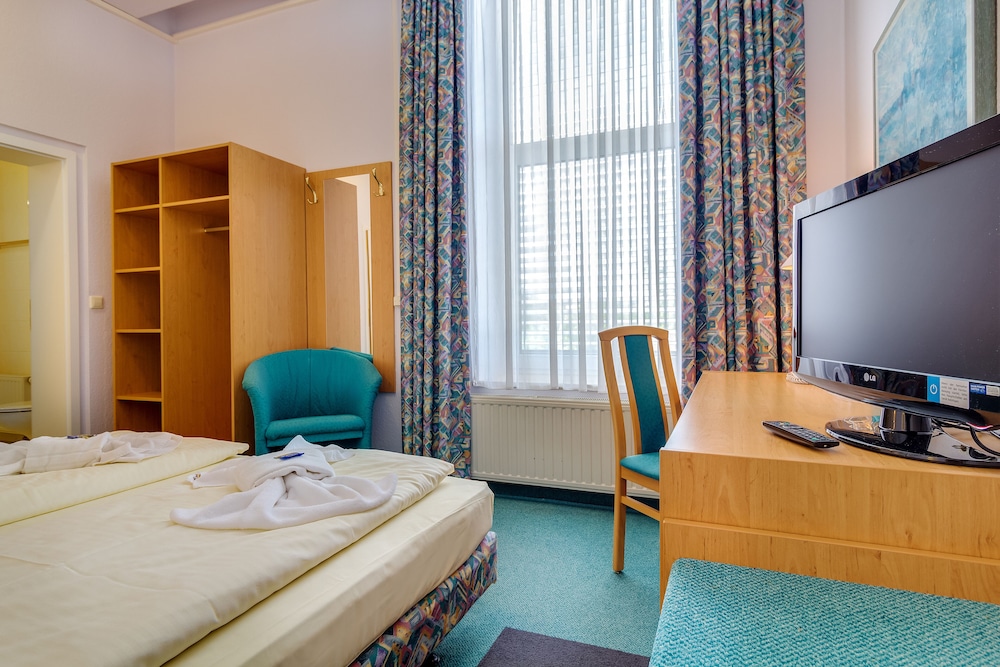 Standard Double Room - Photo 6