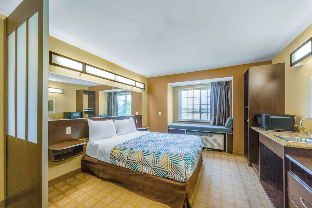Standard Room, 1 Queen Bed, Accessible, Non Smoking photo 3
