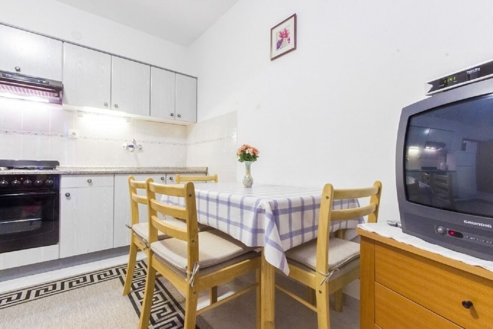 Apartment (Milans - 25m from the beach - A4(2+2))