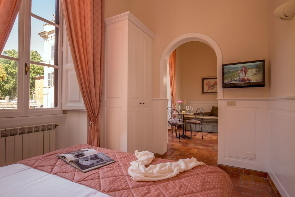 Triple Room, 1 Bedroom photo 3