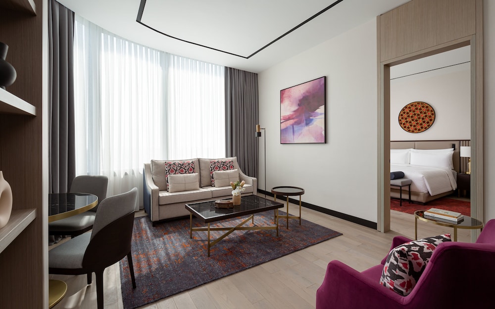 Suite, 1 King Bed, Club Lounge Access (High Floor) - Photo 8