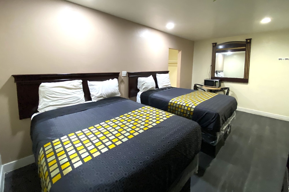 Room, Multiple Beds, Smoking photo 1