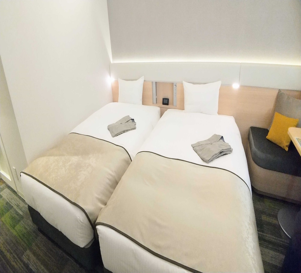 Twin Room - Photo 9
