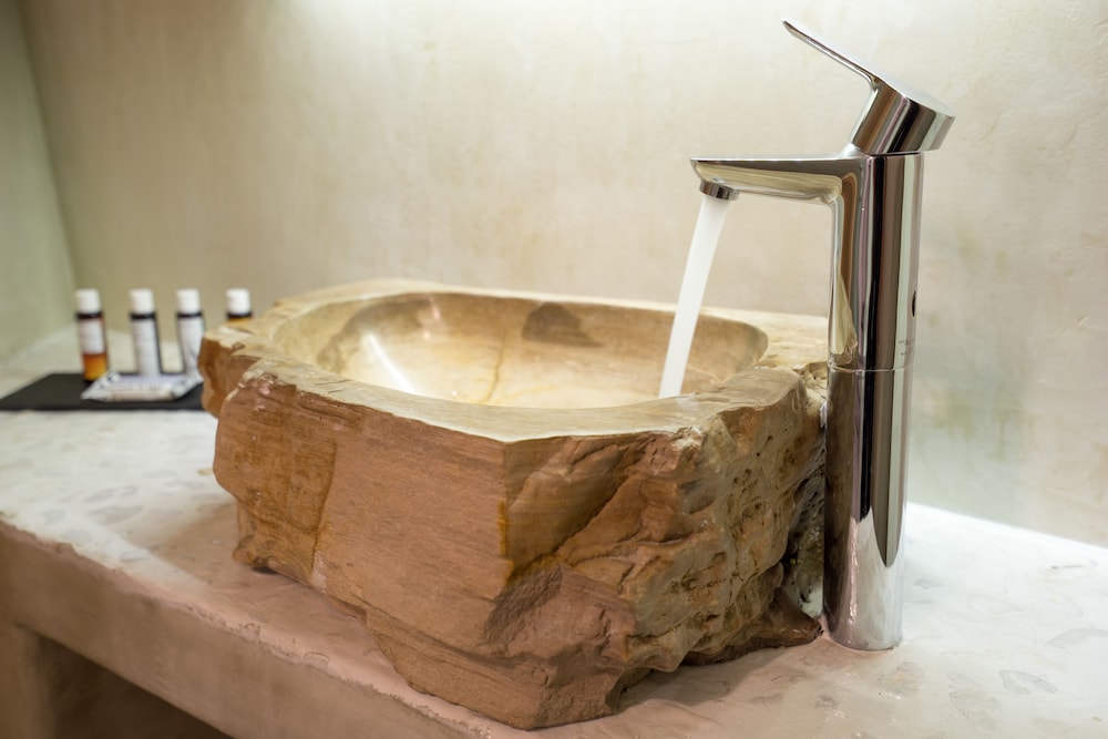 Sky Suite with indoor heated Jacuzzi & Caldera View photo 2