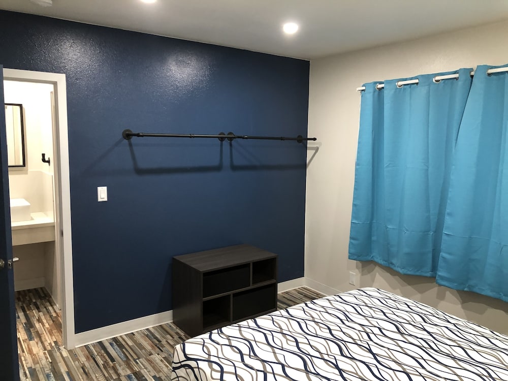 Double Room, 2 Queen Beds photo 3