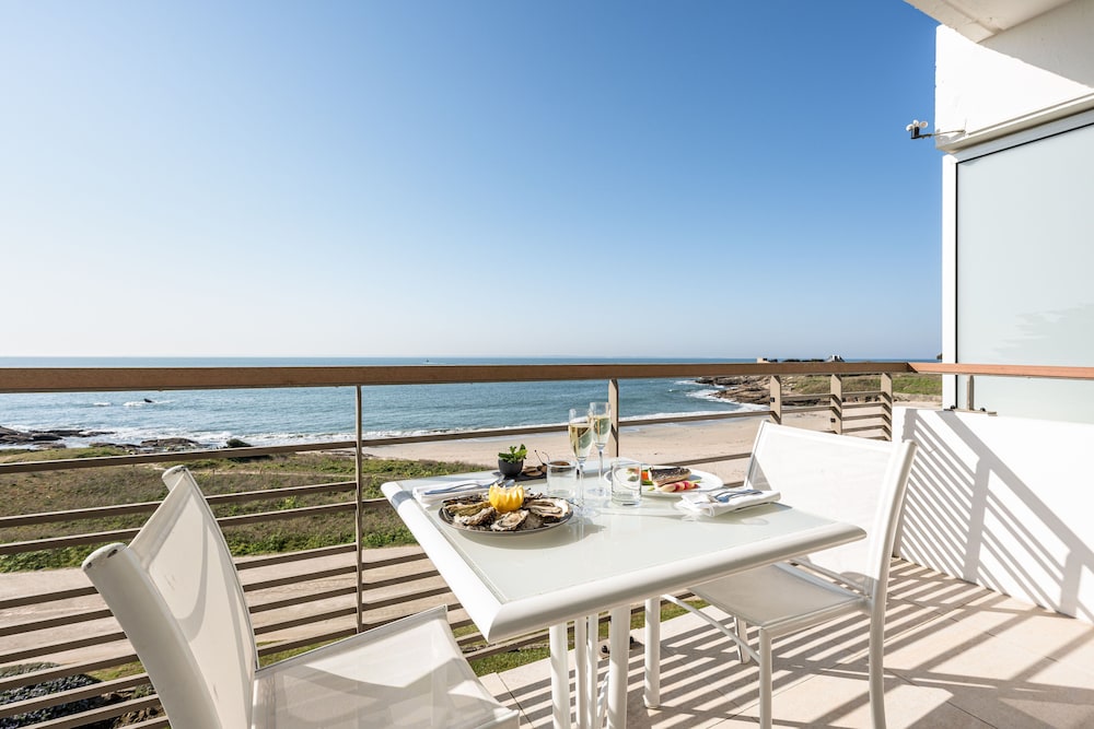 Sofitel Suite Sea view Two singles or a large bed any floor terrace