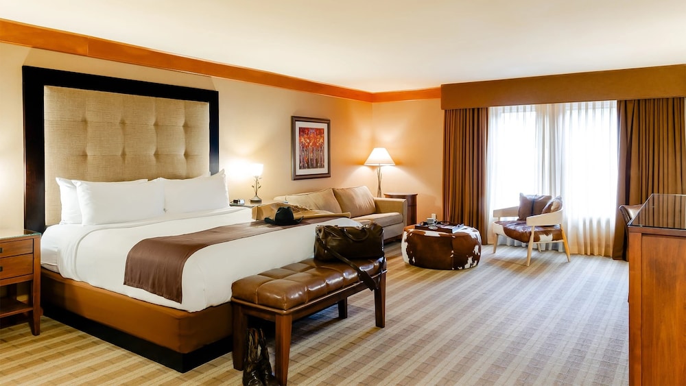 Suite, 1 King Bed (Premium King Junior Suite) - Photo 2