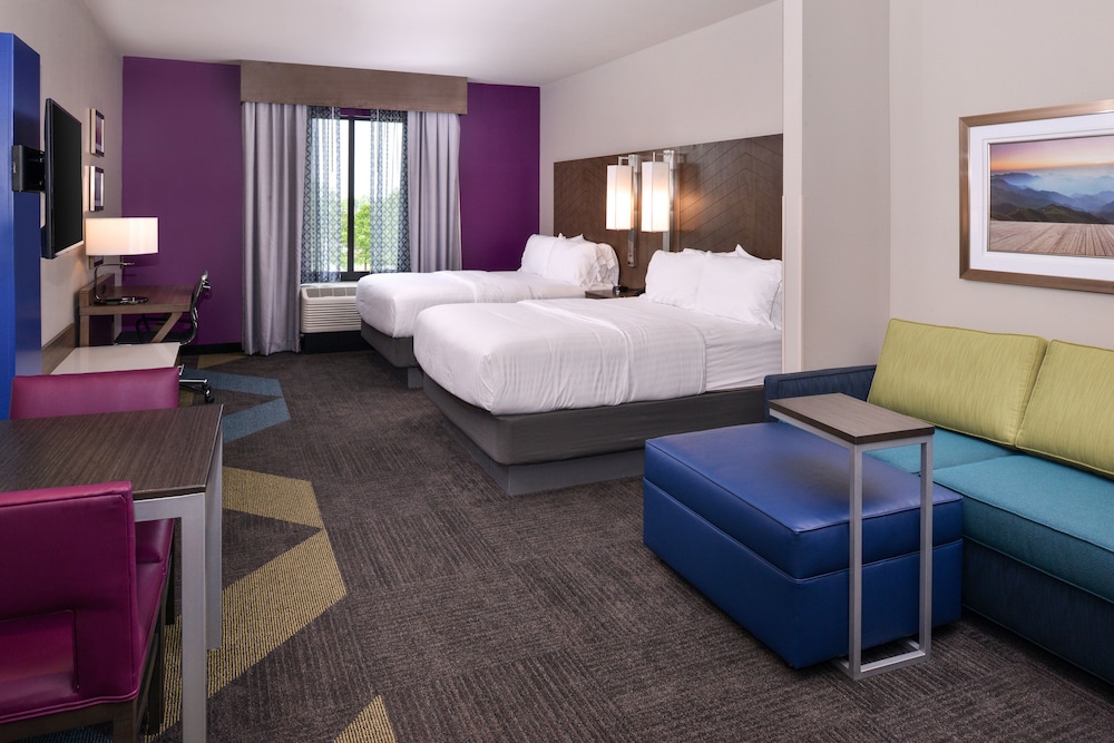 Suite, Multiple Beds photo 1