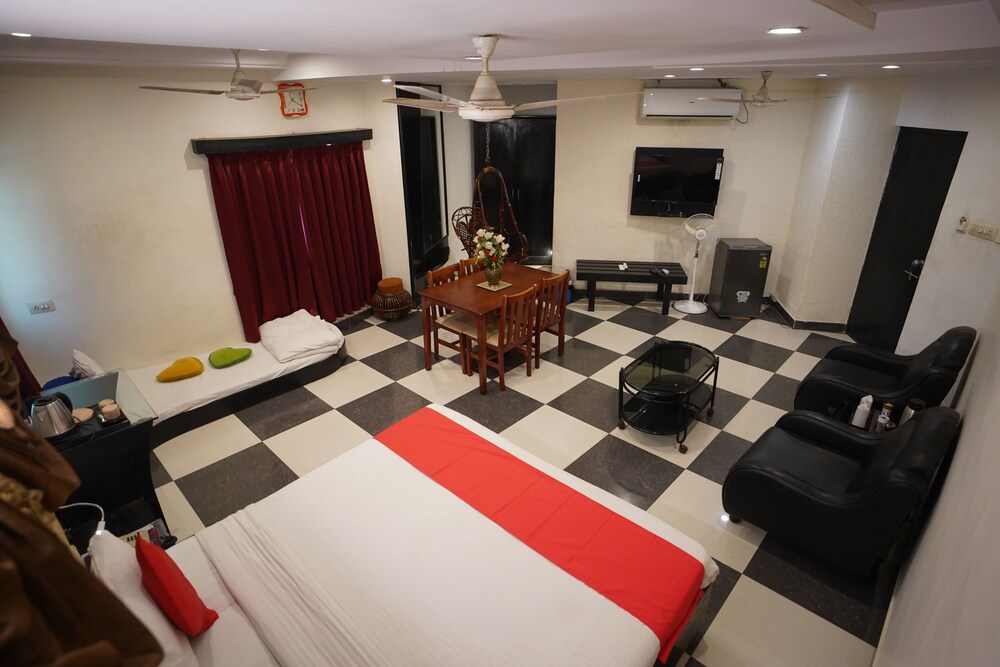 Suite Room - Photo 1