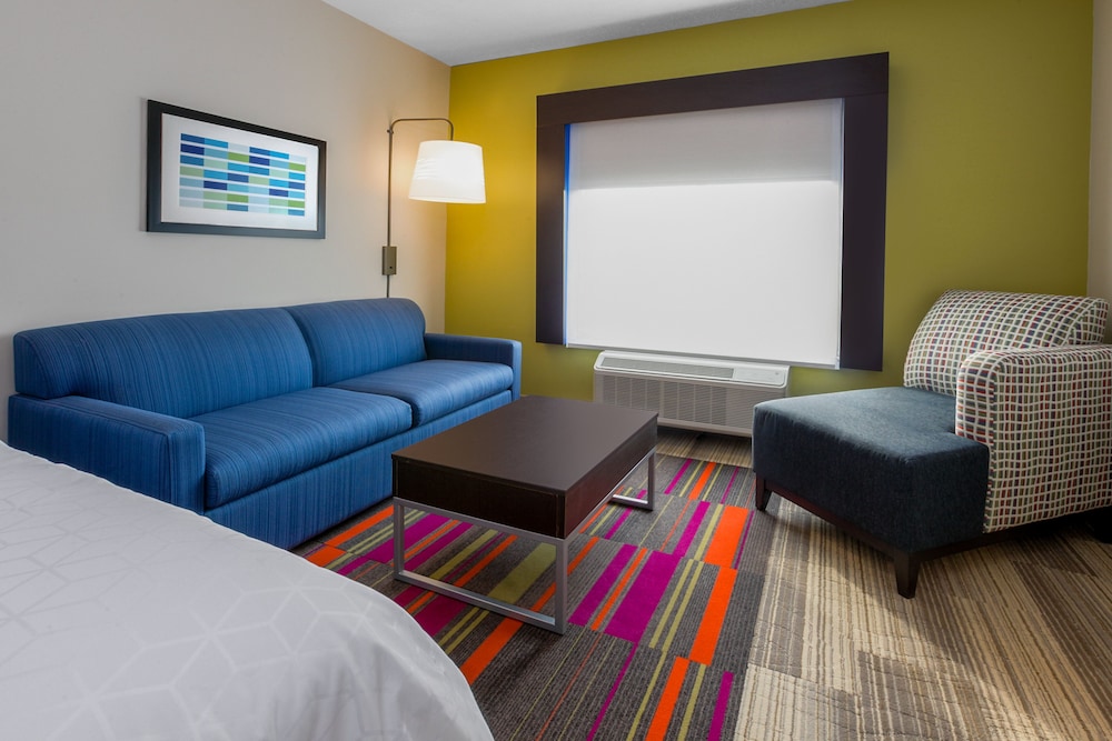 Suite, Multiple Beds - Photo 1