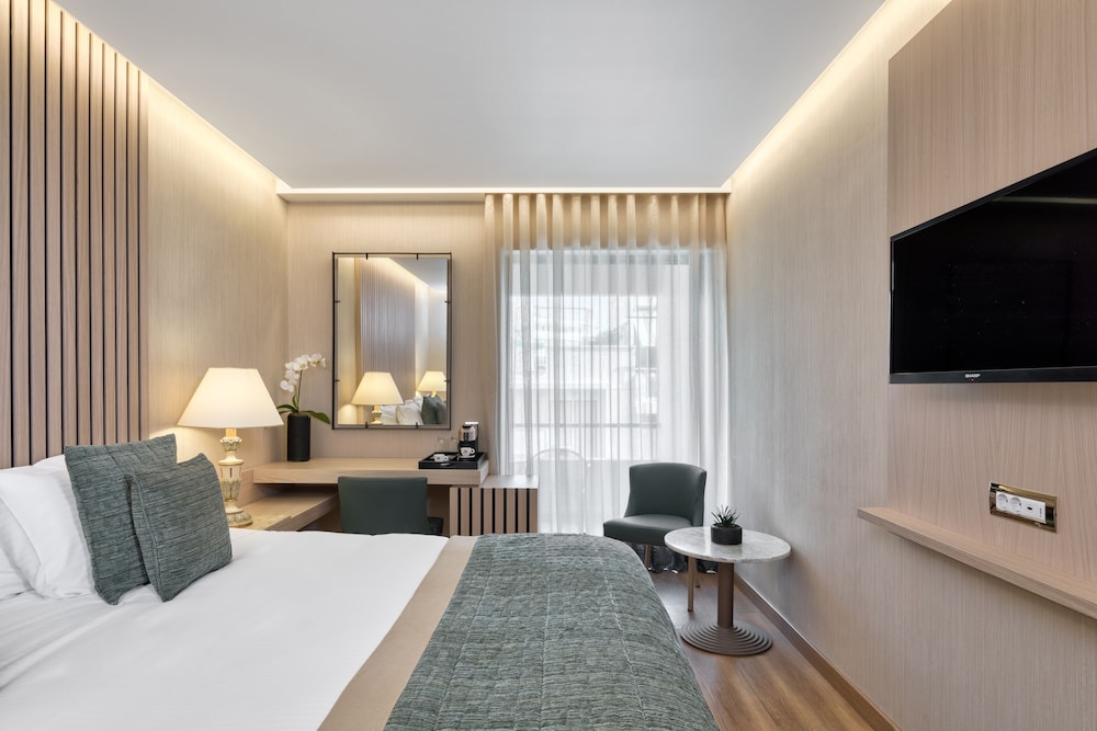 Executive Room - Photo 2