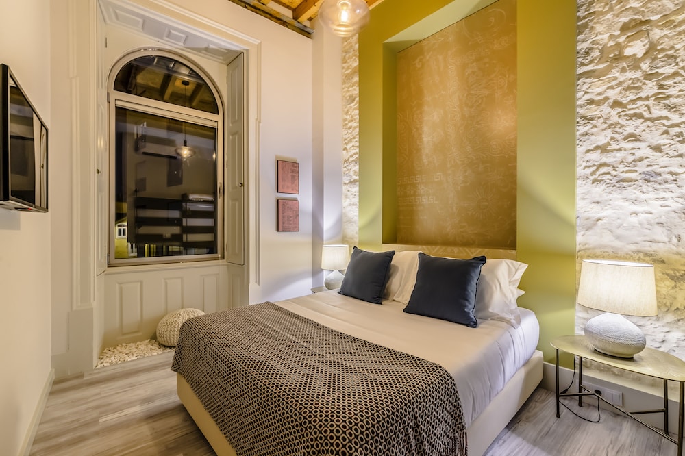 Executive Double Room - Photo 1