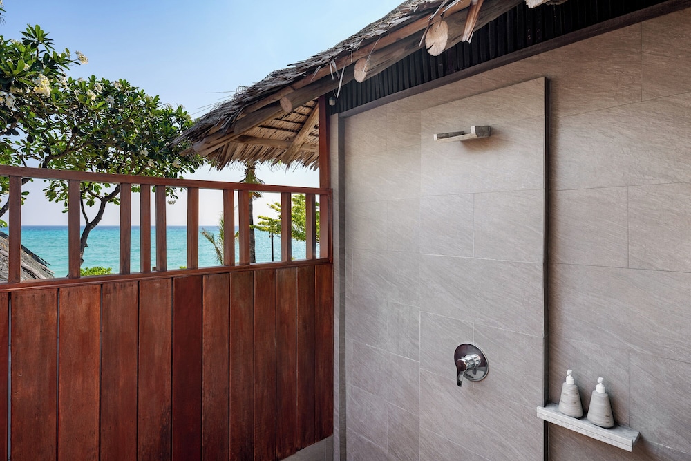 Junior Suite, Beachfront - Photo 6